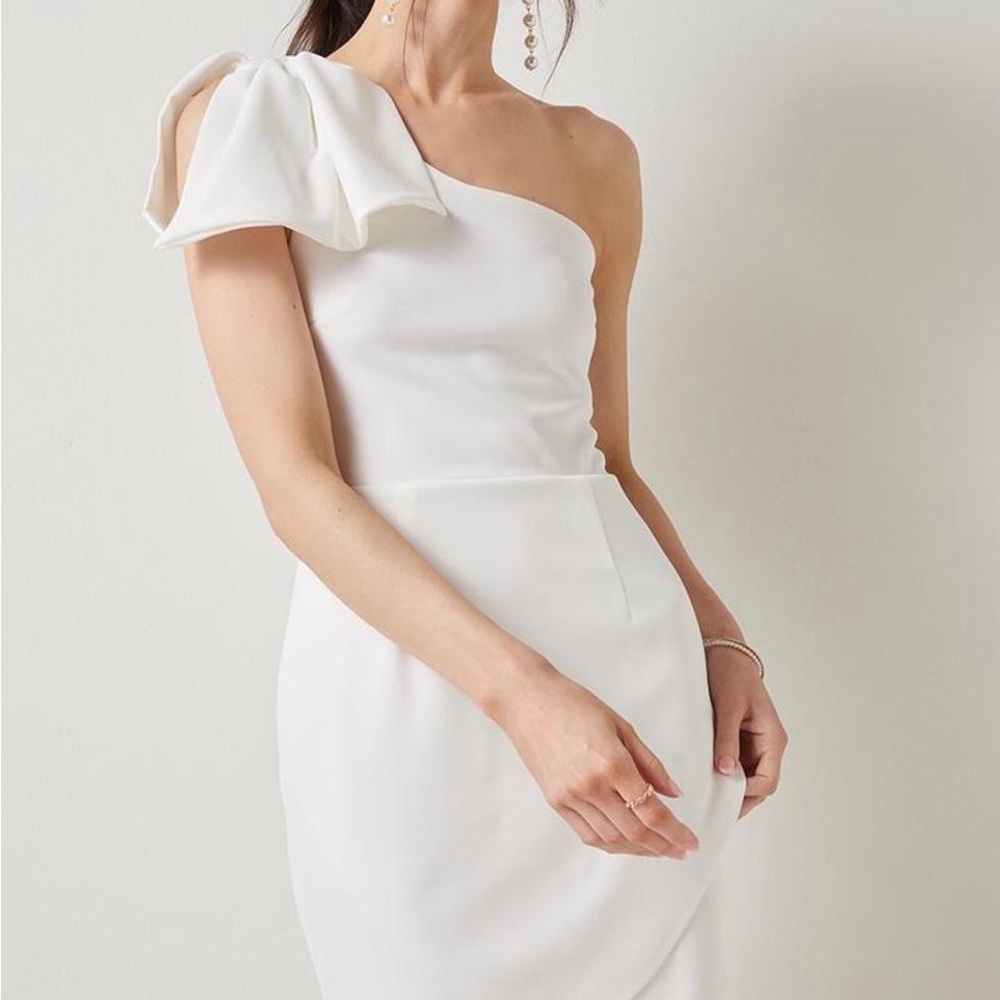 Francesca’s White dress